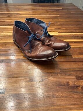 Men's Brown Leather Chukka Boots with Blue Laces